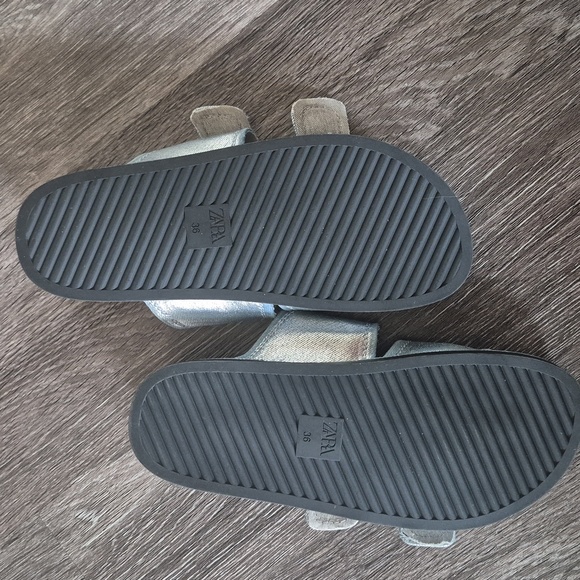 Zara Kids Metallic Blue Buckle Sandals - Picture 2 of 4